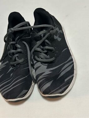 Under Armour Kids Black and Gray Patterned Sneakers